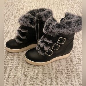 J Slide fur boots. Great condition. Worn only a few times. Size 8.5. Warm/soft